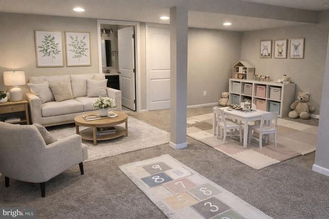 402 BLUEBIRD WAY, Front Royal, VA 22630