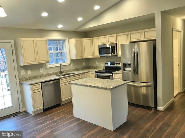 402 BLUEBIRD WAY, Front Royal, VA 22630