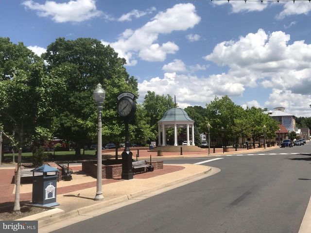 402 BLUEBIRD WAY, Front Royal, VA 22630