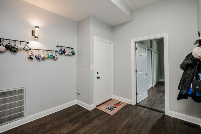 735 E 50th Street 2, Chicago, IL 60615