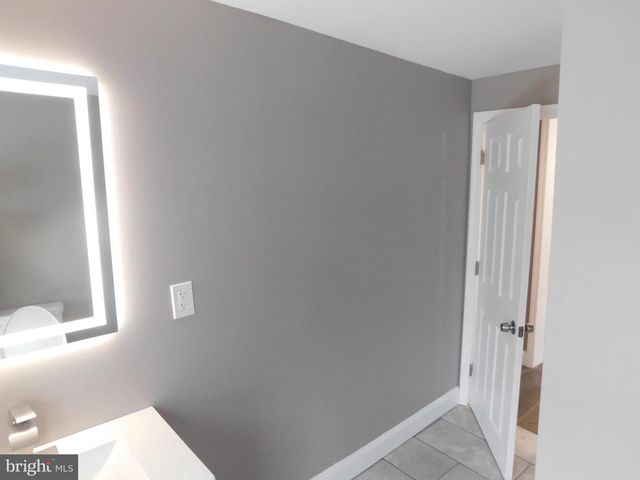 108-110 E OAK ST, Millville, NJ 08332