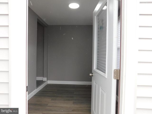 108-110 E OAK ST, Millville, NJ 08332