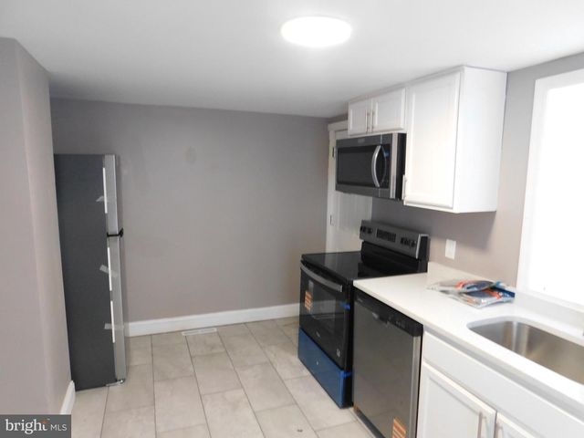 108-110 E OAK ST, Millville, NJ 08332