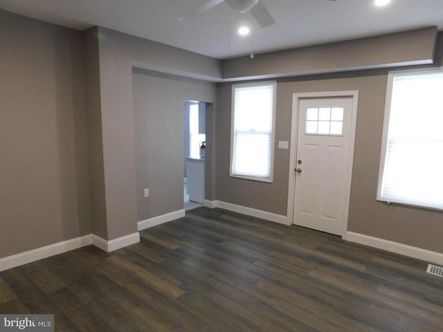 108-110 E OAK ST, Millville, NJ 08332