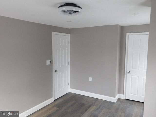 108-110 E OAK ST, Millville, NJ 08332