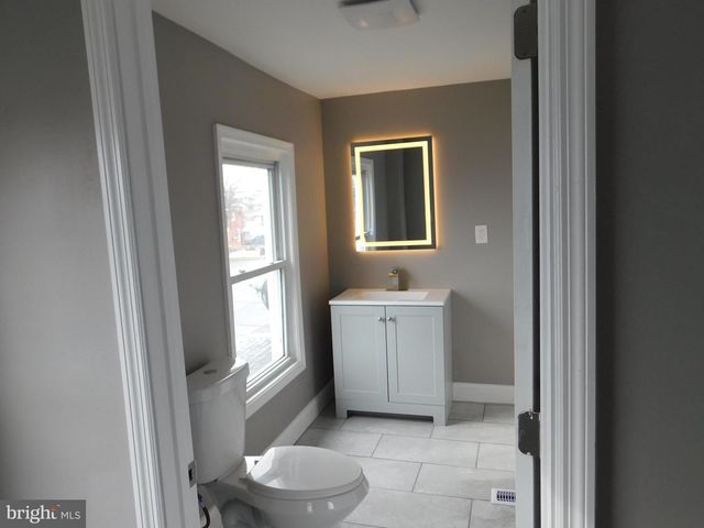 108-110 E OAK ST, Millville, NJ 08332