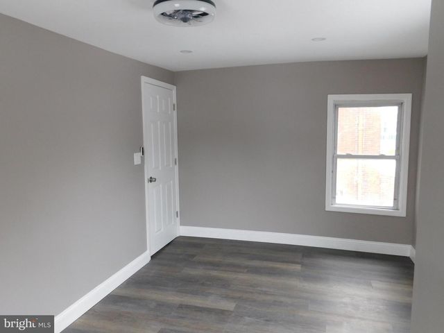 108-110 E OAK ST, Millville, NJ 08332