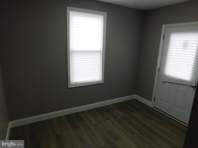 108-110 E OAK ST, Millville, NJ 08332