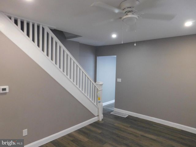 108-110 E OAK ST, Millville, NJ 08332