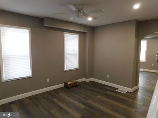 108-110 E OAK ST, Millville, NJ 08332