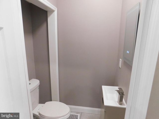 108-110 E OAK ST, Millville, NJ 08332