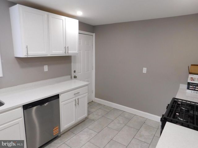 108-110 E OAK ST, Millville, NJ 08332