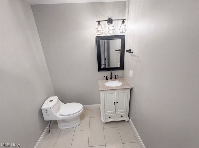 37045 Chagrin Boulevard, Chagrin Falls, OH 44022