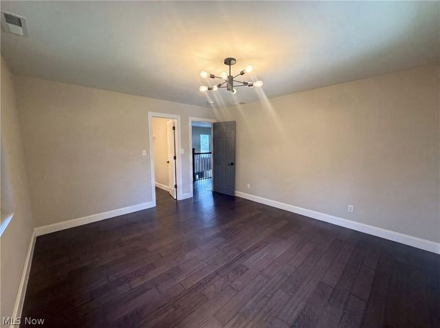 37045 Chagrin Boulevard, Chagrin Falls, OH 44022