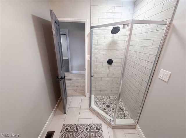 37045 Chagrin Boulevard, Chagrin Falls, OH 44022