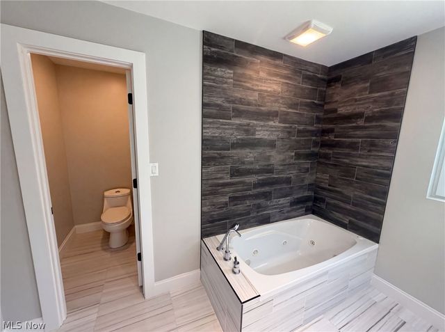 37045 Chagrin Boulevard, Chagrin Falls, OH 44022