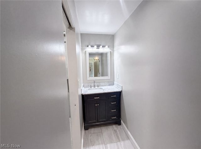 37045 Chagrin Boulevard, Chagrin Falls, OH 44022