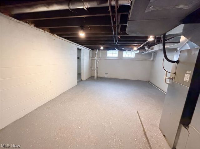 37045 Chagrin Boulevard, Chagrin Falls, OH 44022