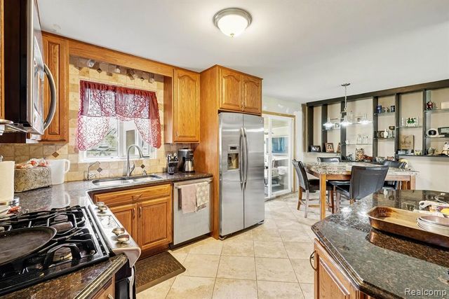 6341 Waldon Road, Clarkston, MI 48346