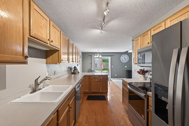 1649 Hamilton Lane, Shakopee, MN 55379