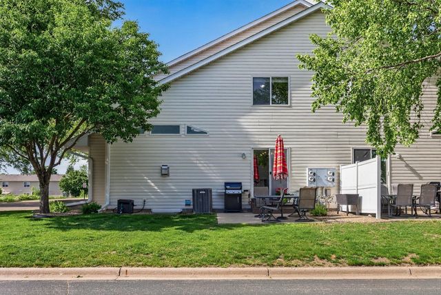 1649 Hamilton Lane, Shakopee, MN 55379