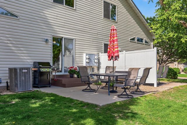 1649 Hamilton Lane, Shakopee, MN 55379