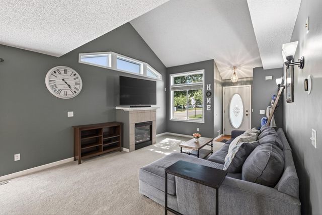 1649 Hamilton Lane, Shakopee, MN 55379