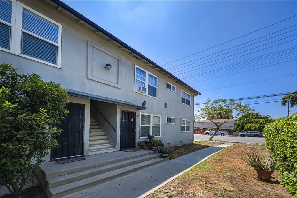 12237 Vanowen Street E, North Hollywood, CA 91605