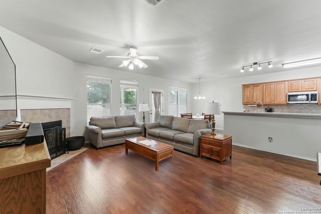 1851 Thrasher, New Braunfels, TX 78130
