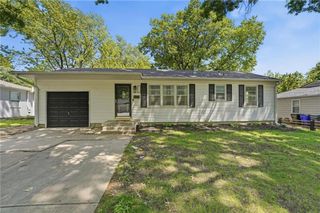 866 S Sheridan Circle, Olathe, KS 66061