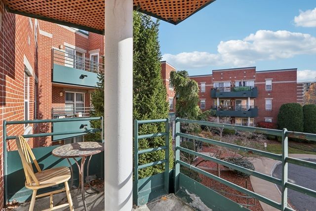 10 Pleasant Street 202, Lynn, MA 01902