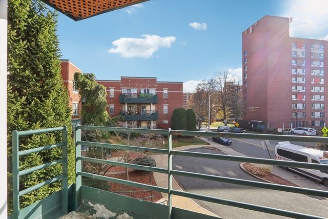 10 Pleasant Street 202, Lynn, MA 01902