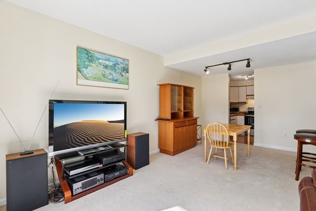 10 Pleasant Street 202, Lynn, MA 01902