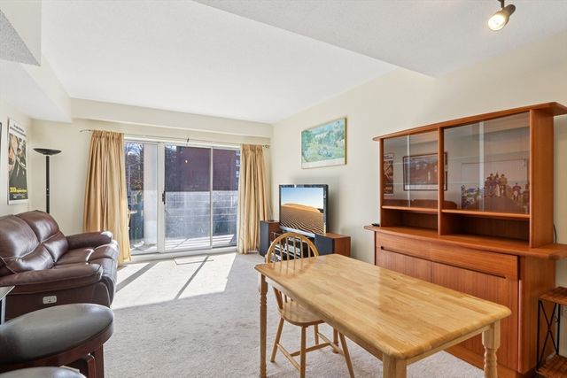 10 Pleasant Street 202, Lynn, MA 01902