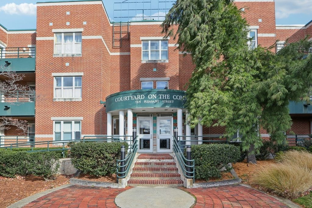 10 Pleasant Street 202, Lynn, MA 01902