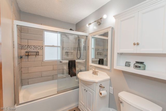 299 Inwood Boulevard, Avon Lake, OH 44012