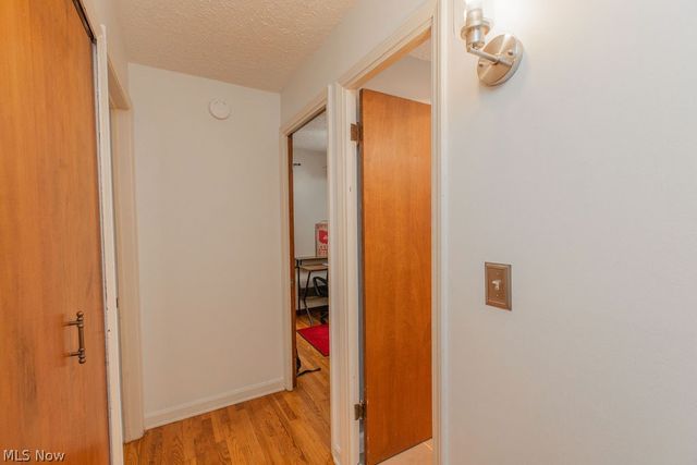 299 Inwood Boulevard, Avon Lake, OH 44012