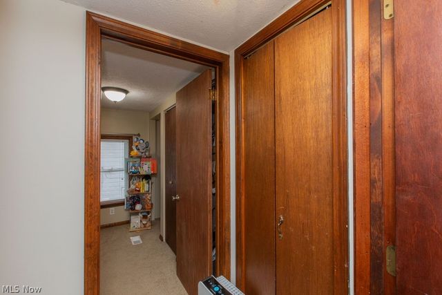 299 Inwood Boulevard, Avon Lake, OH 44012