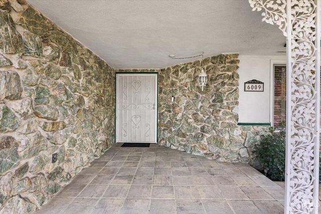 6009 Carter Avenue, Bakersfield, CA 93308