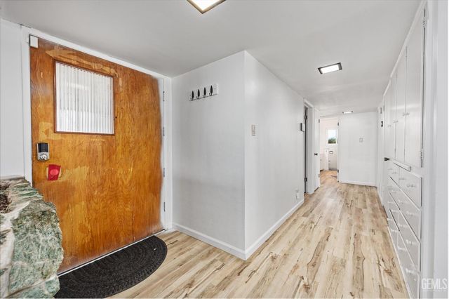 6009 Carter Avenue, Bakersfield, CA 93308