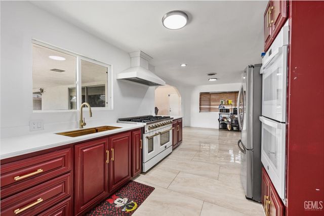 6009 Carter Avenue, Bakersfield, CA 93308