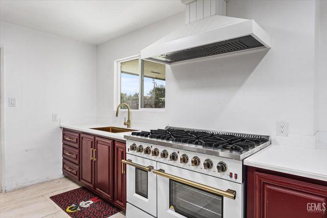 6009 Carter Avenue, Bakersfield, CA 93308