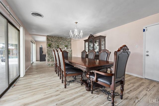 6009 Carter Avenue, Bakersfield, CA 93308