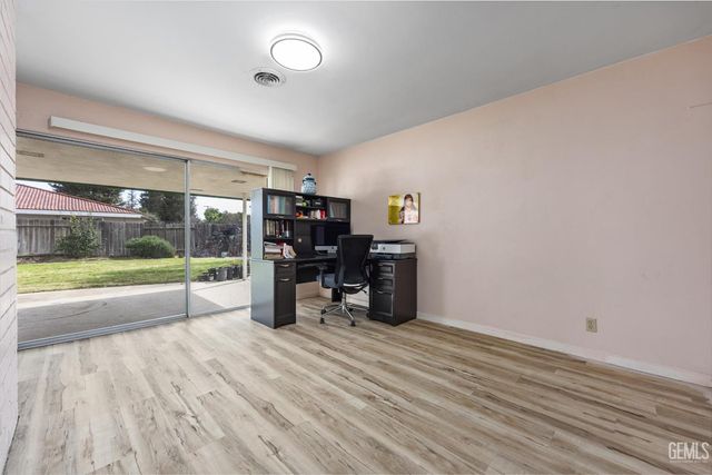 6009 Carter Avenue, Bakersfield, CA 93308