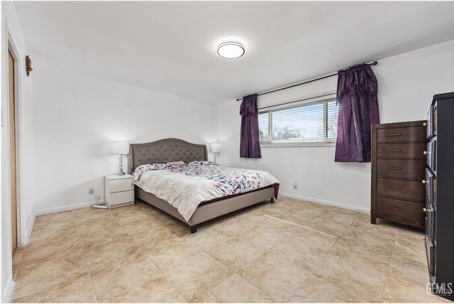 6009 Carter Avenue, Bakersfield, CA 93308