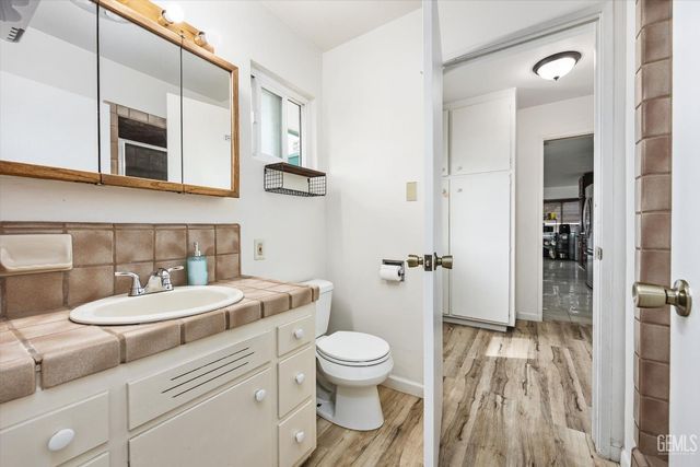 6009 Carter Avenue, Bakersfield, CA 93308