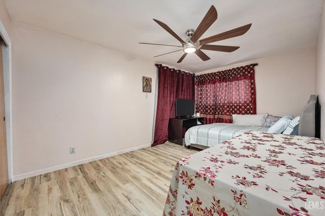 6009 Carter Avenue, Bakersfield, CA 93308