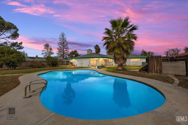 6009 Carter Avenue, Bakersfield, CA 93308