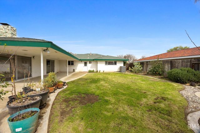 6009 Carter Avenue, Bakersfield, CA 93308