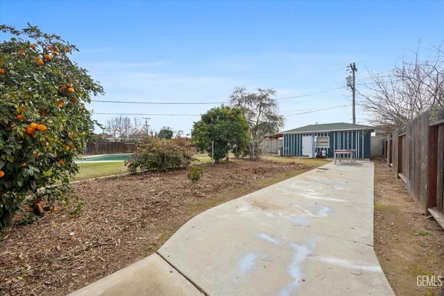 6009 Carter Avenue, Bakersfield, CA 93308